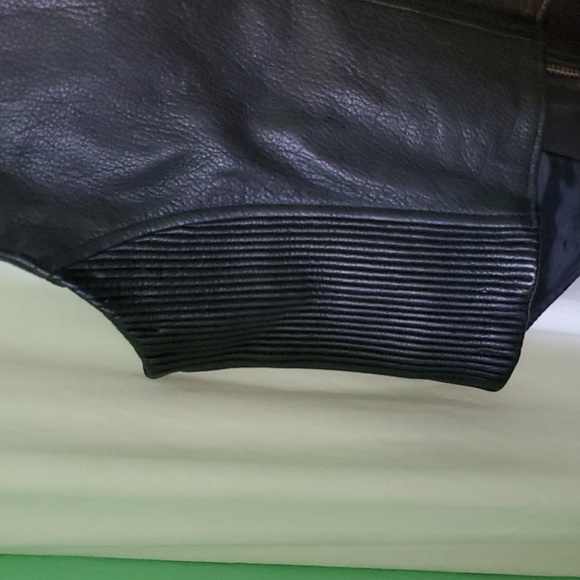 Vintage Black Leather Vest - Picture 11 of 13